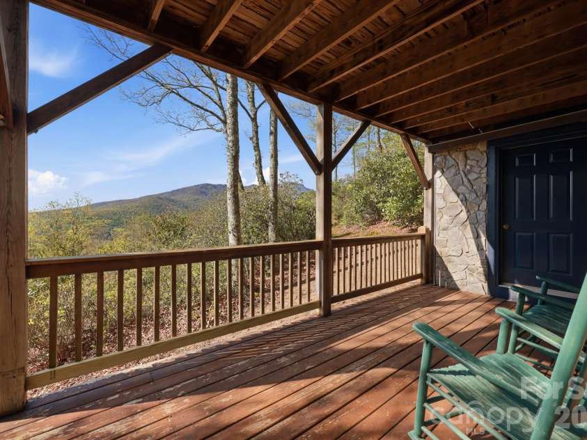 165 Little Boulder Lane, Seven Devils, NC 28604.  MLS# CAR4380097, YatesRealty ID 26823. 