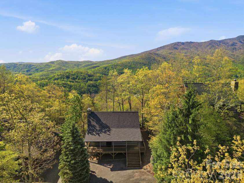 165 Little Boulder Lane, Seven Devils, NC 28604.  MLS# CAR4380097, YatesRealty ID 26823. 