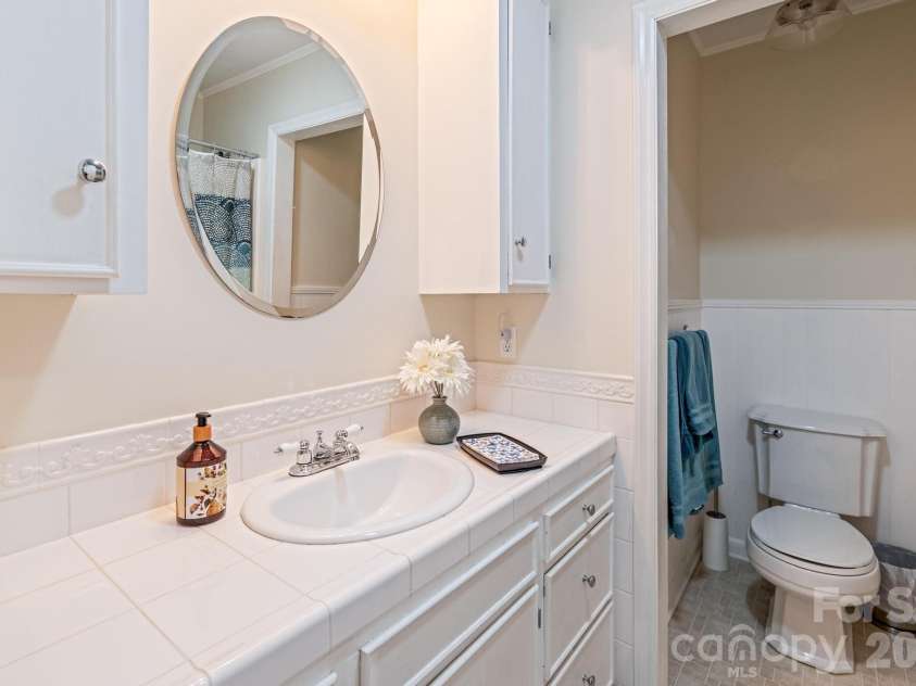 3301 Windsor Place, Statesville, NC 28625.  MLS# CAR4373743, YatesRealty ID 26824. 2nd bath