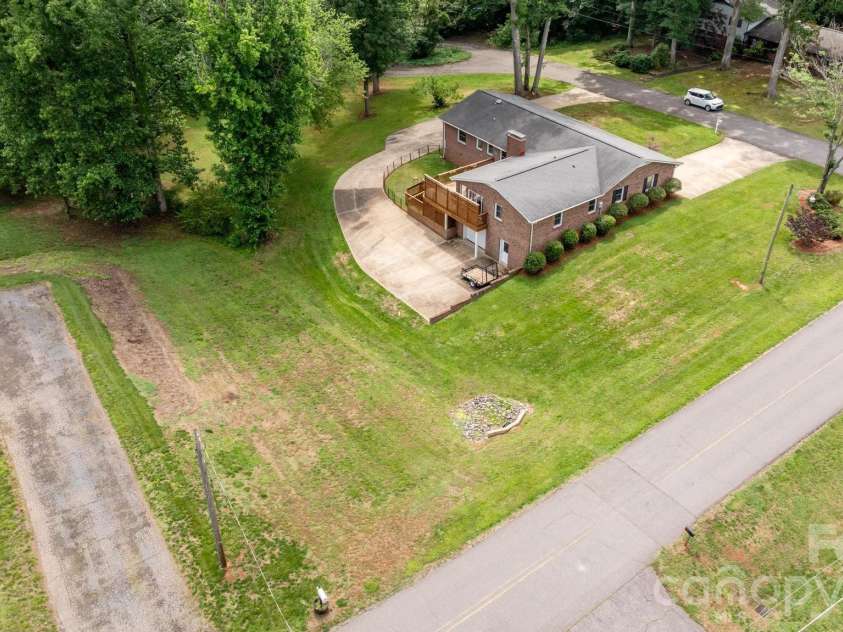 3301 Windsor Place, Statesville, NC 28625.  MLS# CAR4373743, YatesRealty ID 26824. 