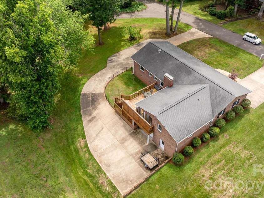3301 Windsor Place, Statesville, NC 28625.  MLS# CAR4373743, YatesRealty ID 26824. 
