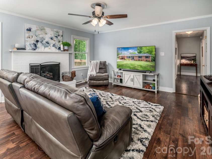 3301 Windsor Place, Statesville, NC 28625.  MLS# CAR4373743, YatesRealty ID 26824. 