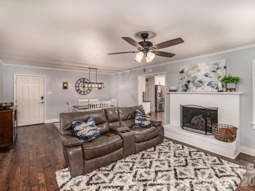 3301 Windsor Place, Statesville, NC 28625.  MLS# CAR4373743, YatesRealty ID 26824. 
