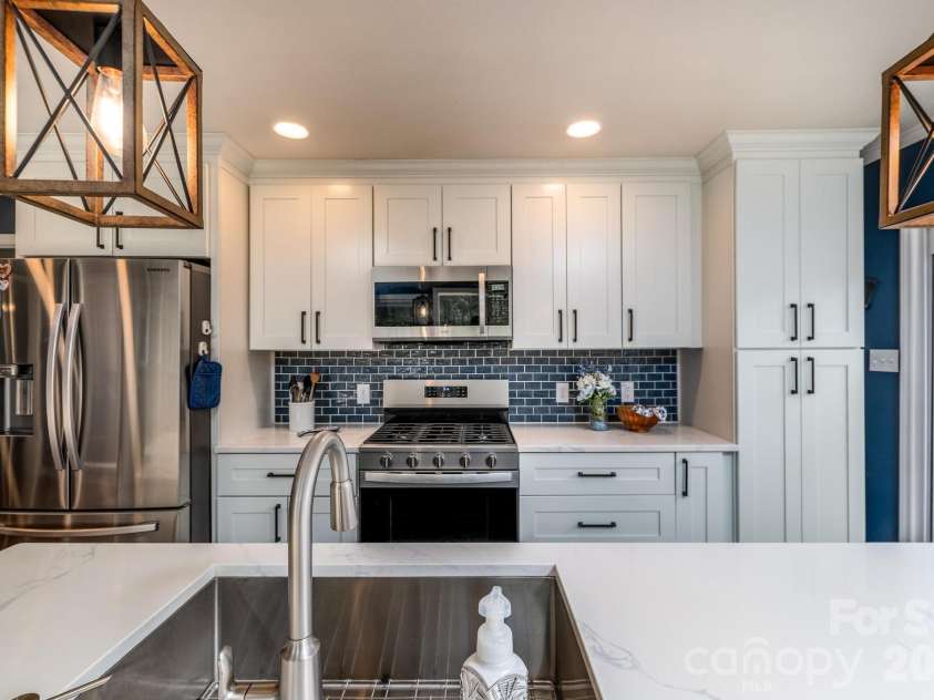 3301 Windsor Place, Statesville, NC 28625.  MLS# CAR4373743, YatesRealty ID 26824. 