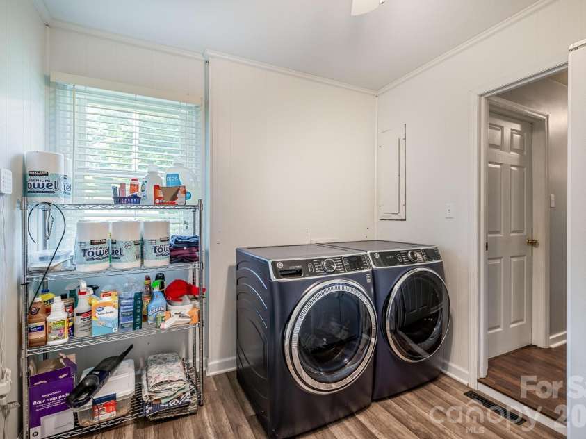 3301 Windsor Place, Statesville, NC 28625.  MLS# CAR4373743, YatesRealty ID 26824. 