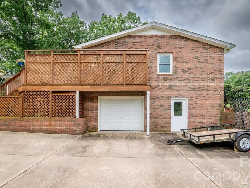 3301 Windsor Place, Statesville, NC 28625.  MLS# CAR4373743, YatesRealty ID 26824. 