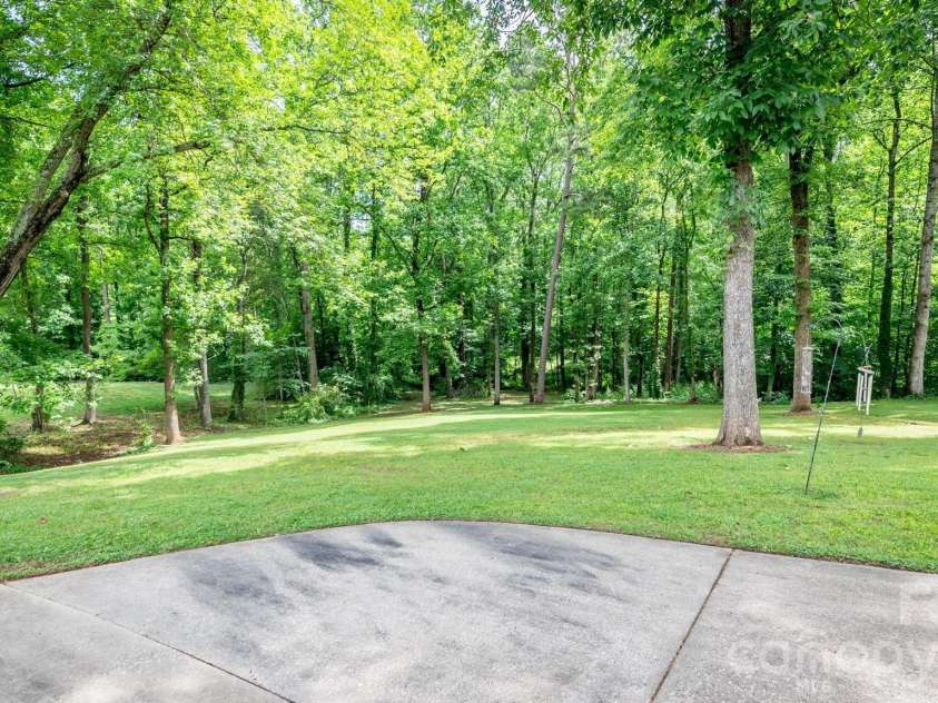 3301 Windsor Place, Statesville, NC 28625.  MLS# CAR4373743, YatesRealty ID 26824. Quiet, private lot