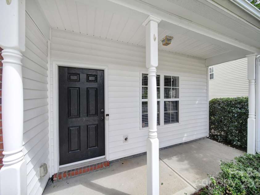 13719 Singleleaf Lane, Charlotte, NC 28278.  MLS# CAR4283132, YatesRealty ID 26828. 