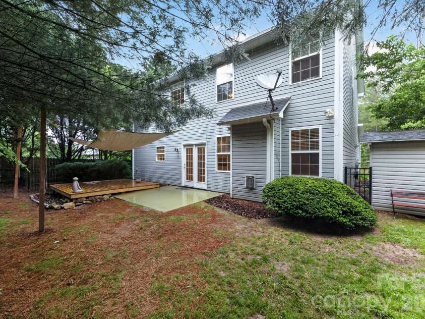 11 Peppermill Drive, Asheville, NC 28804.  MLS# CAR4386908, YatesRealty ID 26829. 