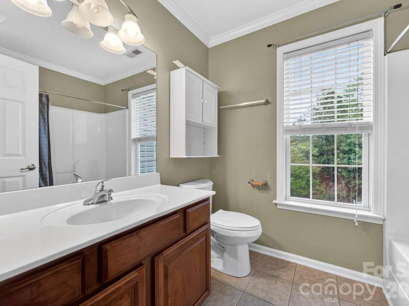 11 Peppermill Drive, Asheville, NC 28804.  MLS# CAR4386908, YatesRealty ID 26829. Bath 2