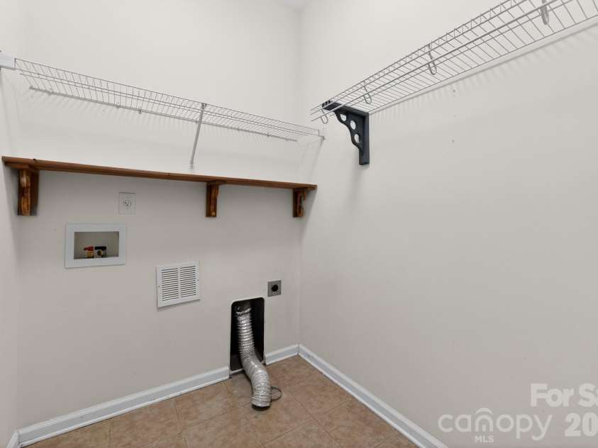 11 Peppermill Drive, Asheville, NC 28804.  MLS# CAR4386908, YatesRealty ID 26829. Dedicated Laundry Room