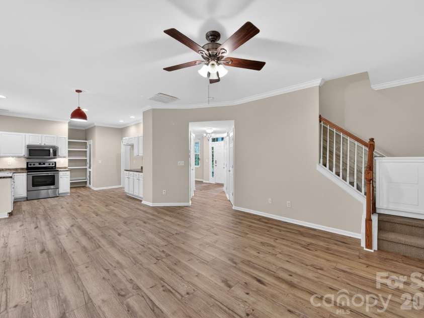 11 Peppermill Drive, Asheville, NC 28804.  MLS# CAR4386908, YatesRealty ID 26829. Great Room Back to Kitchen