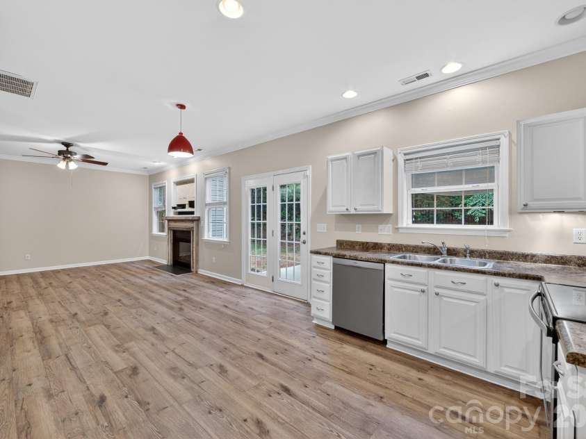 11 Peppermill Drive, Asheville, NC 28804.  MLS# CAR4386908, YatesRealty ID 26829. Kitchen View 1