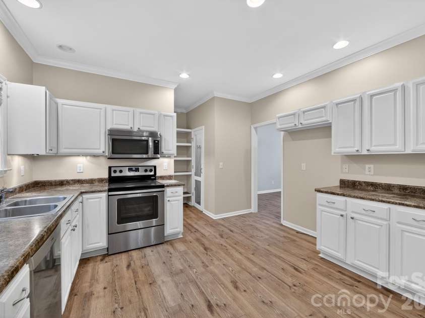 11 Peppermill Drive, Asheville, NC 28804.  MLS# CAR4386908, YatesRealty ID 26829. Kitchen View 2