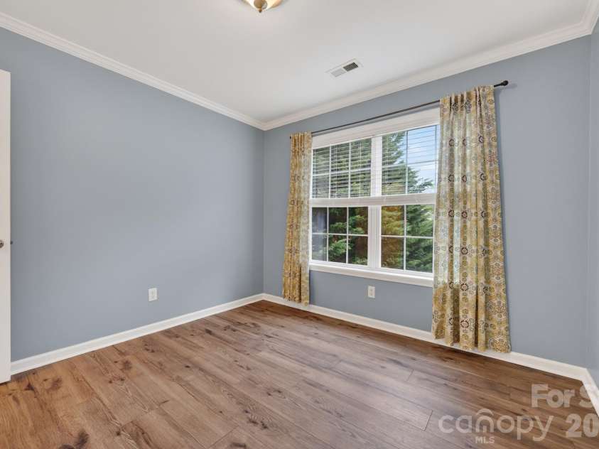 11 Peppermill Drive, Asheville, NC 28804.  MLS# CAR4386908, YatesRealty ID 26829. Primary View 2