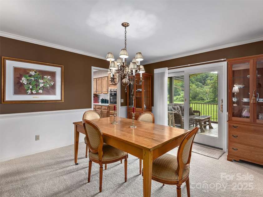 30 Beaumont Drive, Hendersonville, NC 28739.  MLS# CAR4282917, YatesRealty ID 26829. 12'