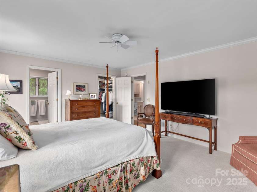 30 Beaumont Drive, Hendersonville, NC 28739.  MLS# CAR4282917, YatesRealty ID 26829. 17'8