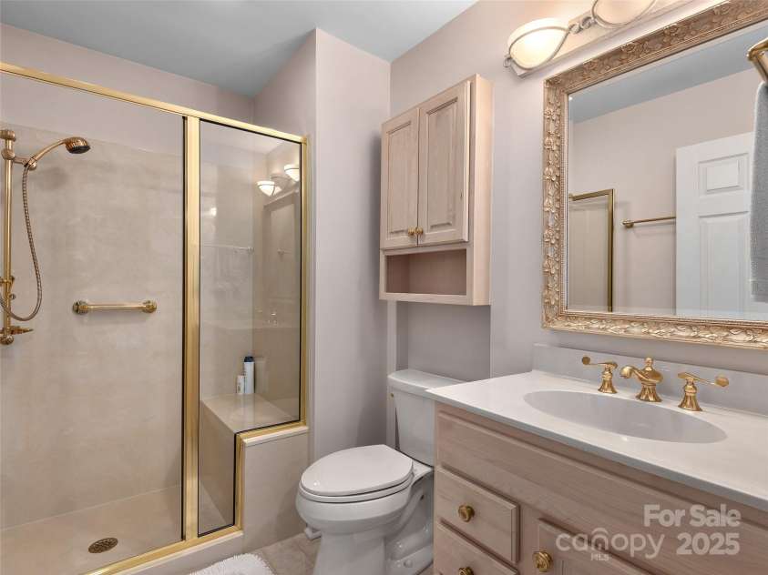 30 Beaumont Drive, Hendersonville, NC 28739.  MLS# CAR4282917, YatesRealty ID 26829. 2nd Full Bathroom