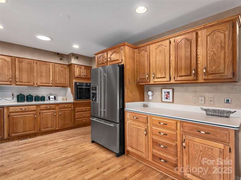 30 Beaumont Drive, Hendersonville, NC 28739.  MLS# CAR4282917, YatesRealty ID 26829. Abundant cabinets and counter space