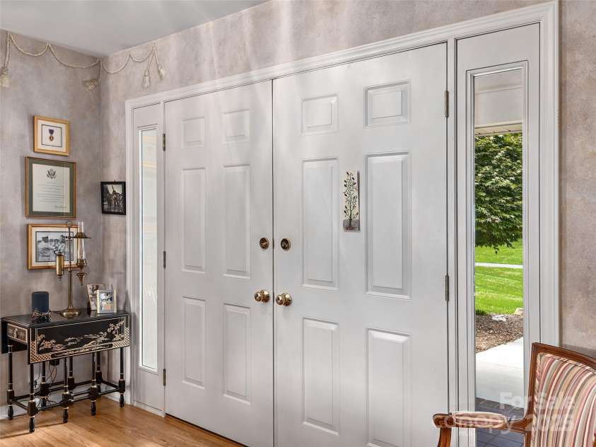 30 Beaumont Drive, Hendersonville, NC 28739.  MLS# CAR4282917, YatesRealty ID 26829. Welcoming foyer with beautiful faux paint