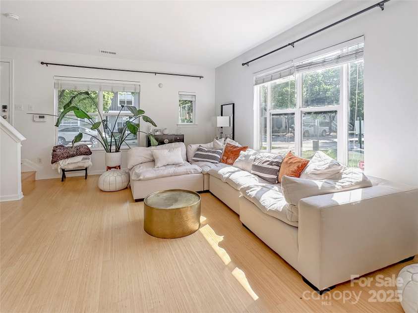 451 Worthington Avenue, Charlotte, NC 28203.  MLS# CAR4282584, YatesRealty ID 26830. 