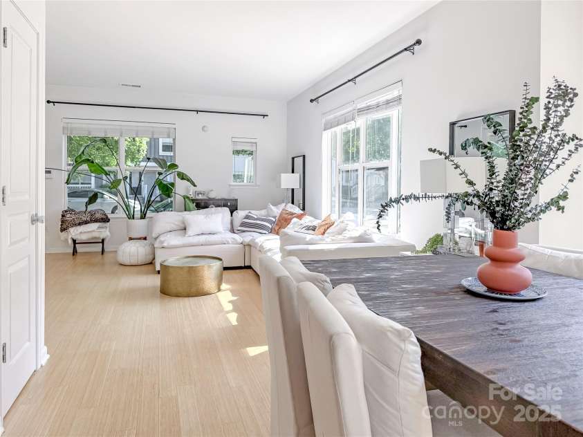 451 Worthington Avenue, Charlotte, NC 28203.  MLS# CAR4282584, YatesRealty ID 26830. 