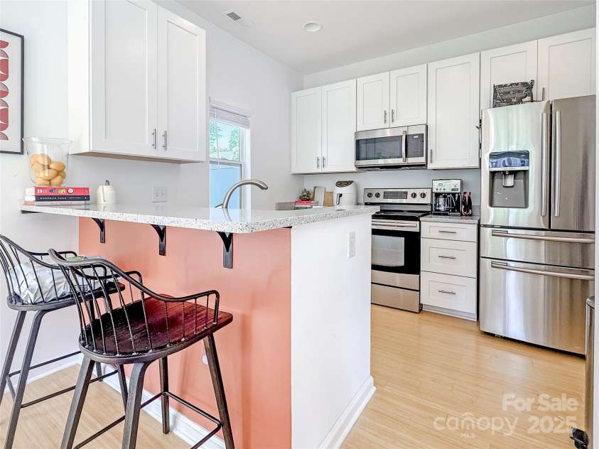 451 Worthington Avenue, Charlotte, NC 28203.  MLS# CAR4282584, YatesRealty ID 26830. 