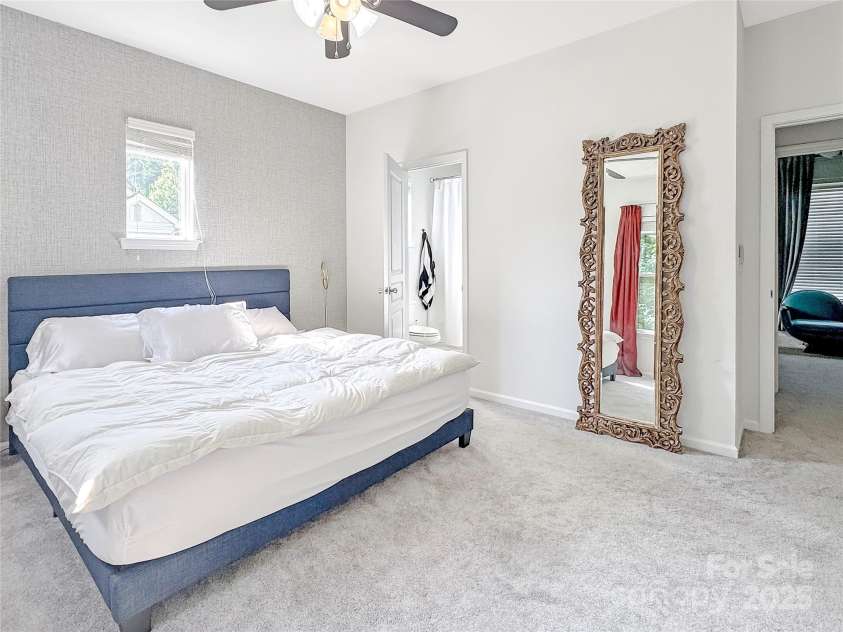 451 Worthington Avenue, Charlotte, NC 28203.  MLS# CAR4282584, YatesRealty ID 26830. 
