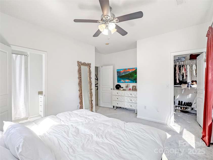 451 Worthington Avenue, Charlotte, NC 28203.  MLS# CAR4282584, YatesRealty ID 26830. 