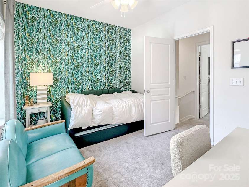 451 Worthington Avenue, Charlotte, NC 28203.  MLS# CAR4282584, YatesRealty ID 26830. 