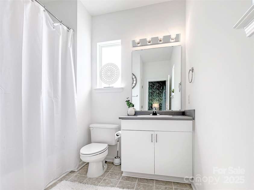 451 Worthington Avenue, Charlotte, NC 28203.  MLS# CAR4282584, YatesRealty ID 26830. 