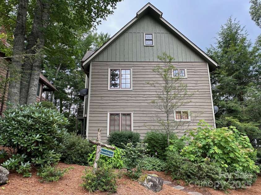 56 First Tee Trail, Cashiers, NC 28717.  MLS# CAR4283025, YatesRealty ID 26832. 