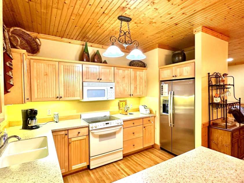 56 First Tee Trail, Cashiers, NC 28717.  MLS# CAR4283025, YatesRealty ID 26832. 