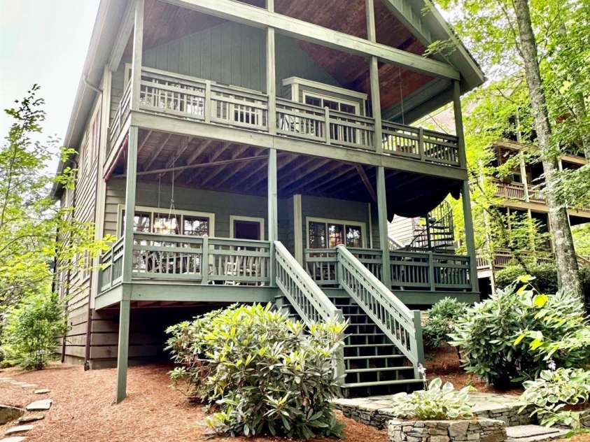 56 First Tee Trail, Cashiers, NC 28717.  MLS# CAR4283025, YatesRealty ID 26832. 
