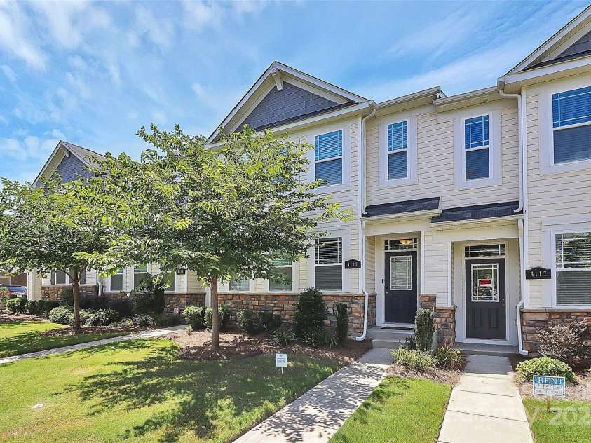 4113 Galloway Park Drive, Charlotte, NC 28262.  MLS# CAR4283309, YatesRealty ID 26833. Welcome home