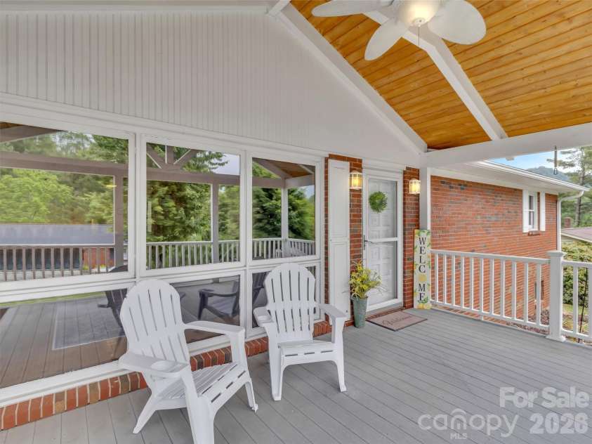 104 Beaverdam Heights Drive, Canton, NC 28716.  MLS# CAR4385800, YatesRealty ID 26835. 