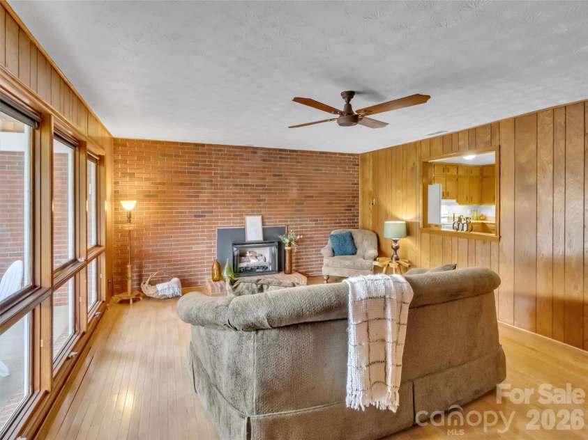 104 Beaverdam Heights Drive, Canton, NC 28716.  MLS# CAR4385800, YatesRealty ID 26835. 
