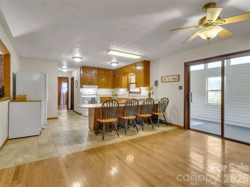 104 Beaverdam Heights Drive, Canton, NC 28716.  MLS# CAR4385800, YatesRealty ID 26835. 