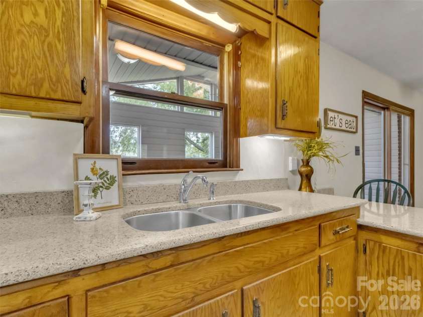 104 Beaverdam Heights Drive, Canton, NC 28716.  MLS# CAR4385800, YatesRealty ID 26835. 