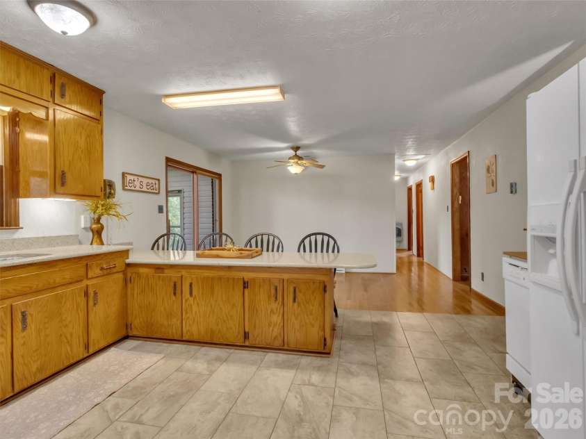 104 Beaverdam Heights Drive, Canton, NC 28716.  MLS# CAR4385800, YatesRealty ID 26835. 