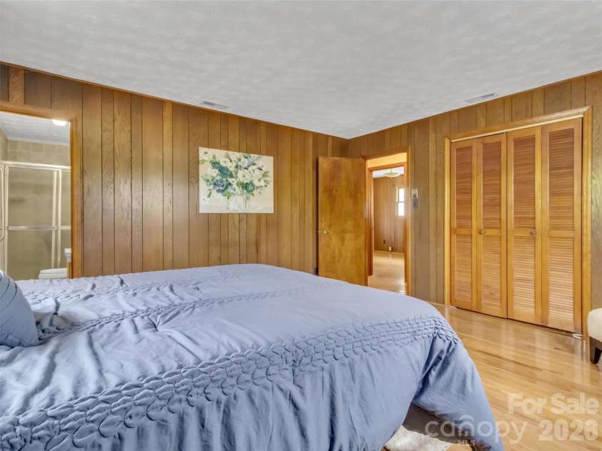 104 Beaverdam Heights Drive, Canton, NC 28716.  MLS# CAR4385800, YatesRealty ID 26835. 
