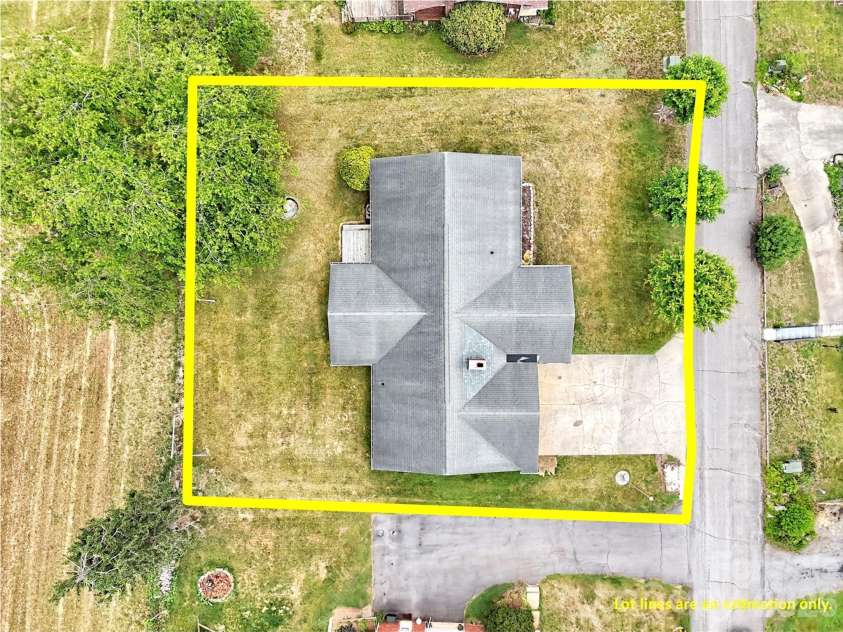104 Beaverdam Heights Drive, Canton, NC 28716.  MLS# CAR4385800, YatesRealty ID 26835. 