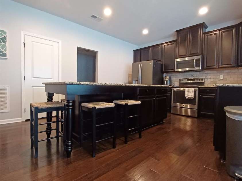 3717 English Garden Drive, Gastonia, NC 28056.  MLS# CAR4272247, YatesRealty ID 26835. 