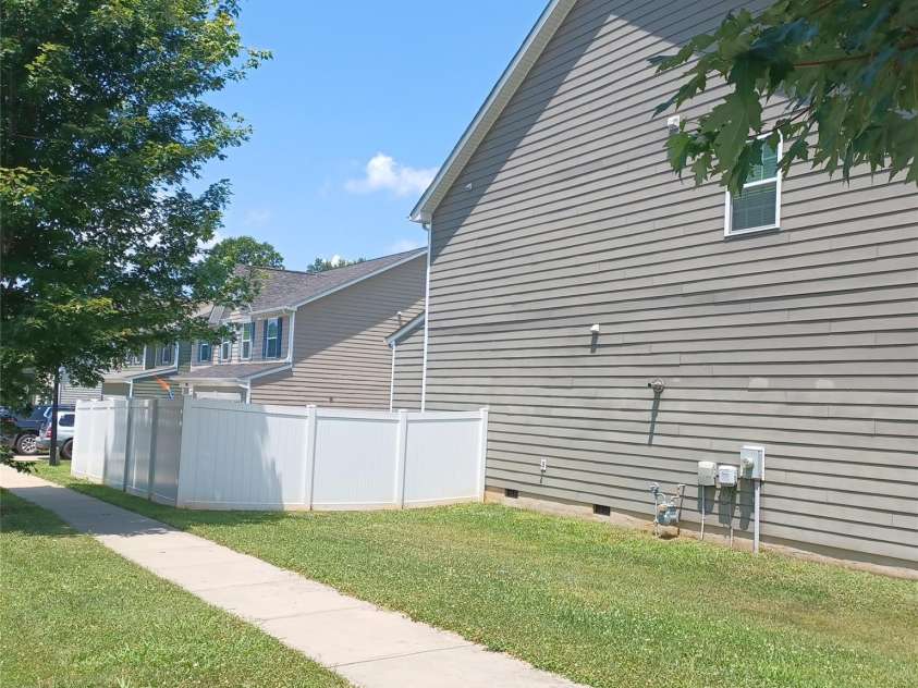 3717 English Garden Drive, Gastonia, NC 28056.  MLS# CAR4272247, YatesRealty ID 26835. 
