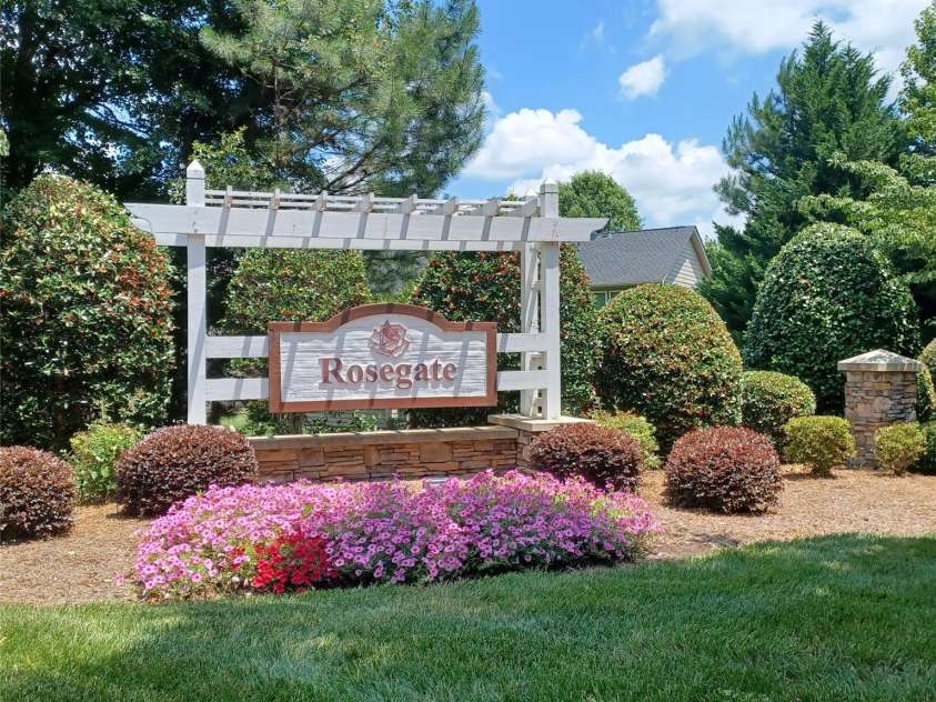 3717 English Garden Drive, Gastonia, NC 28056.  MLS# CAR4272247, YatesRealty ID 26835. 