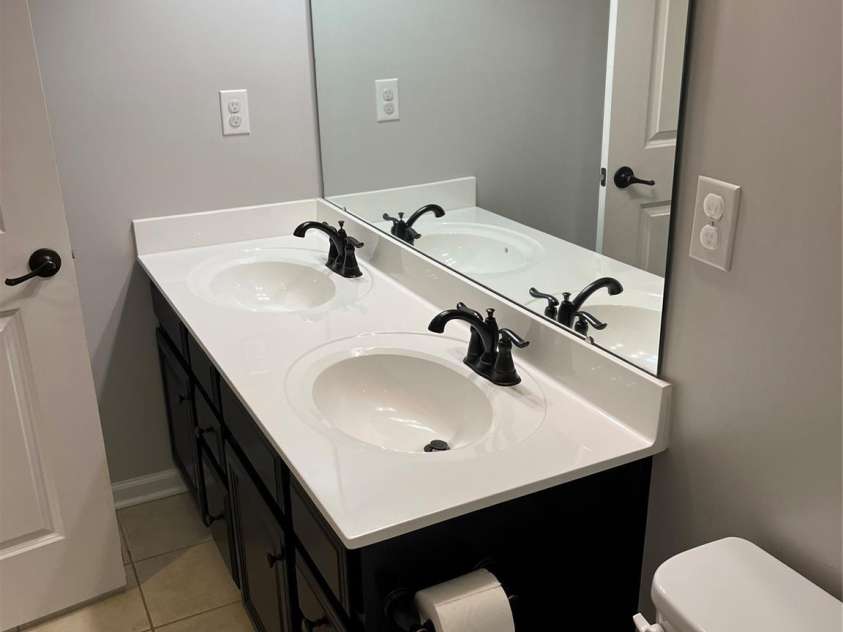 3717 English Garden Drive, Gastonia, NC 28056.  MLS# CAR4272247, YatesRealty ID 26835. Hall Bath Double Bowl Vanity