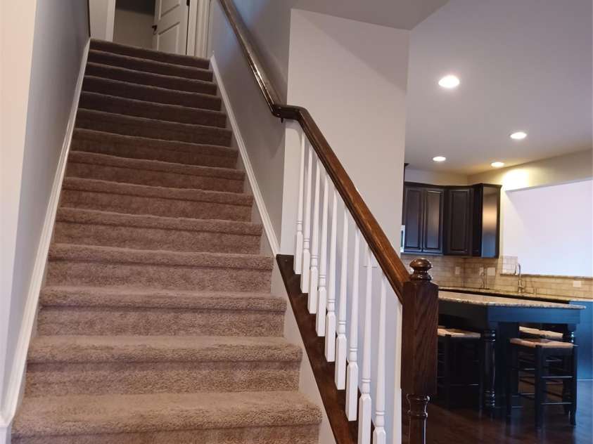 3717 English Garden Drive, Gastonia, NC 28056.  MLS# CAR4272247, YatesRealty ID 26835. Oak Handrailing