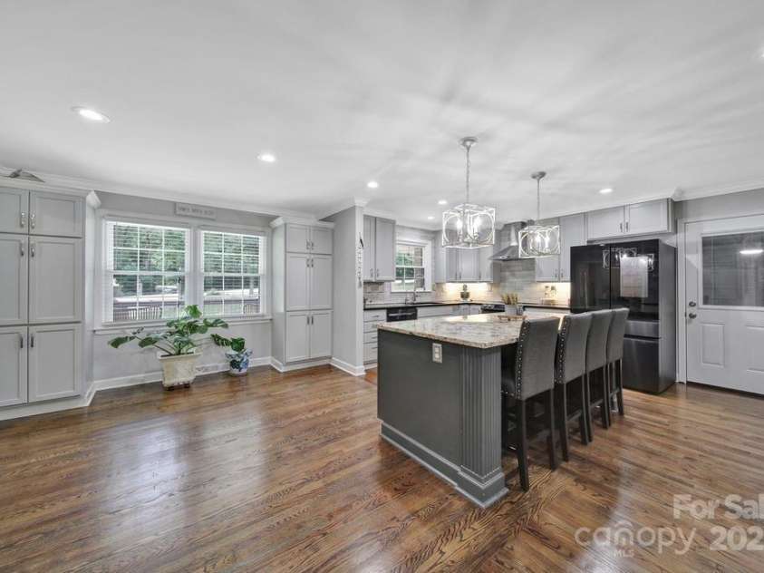 926 Meadow Lakes Road, Rock Hill, SC 29732.  MLS# CAR4269241, YatesRealty ID 26836. Breakfast area