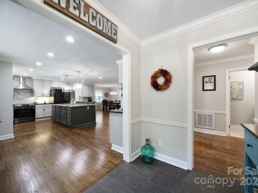 926 Meadow Lakes Road, Rock Hill, SC 29732.  MLS# CAR4269241, YatesRealty ID 26836. Foyer