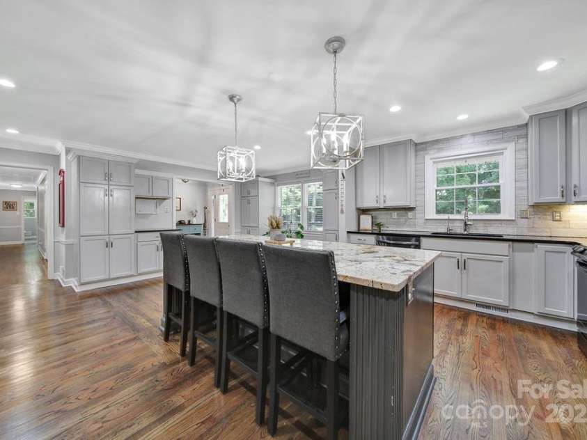 926 Meadow Lakes Road, Rock Hill, SC 29732.  MLS# CAR4269241, YatesRealty ID 26836. Large Kitchen Island with seating for 4